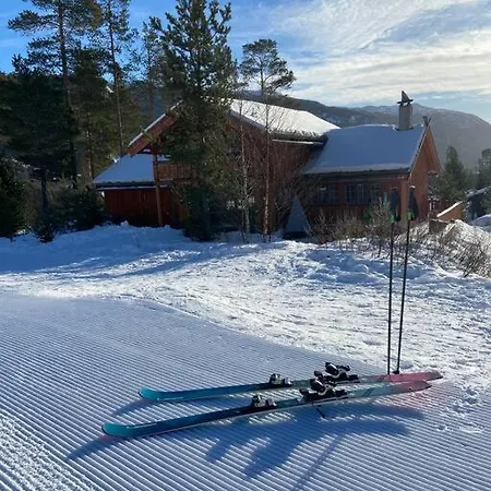 Bjornehuset Feriehus *